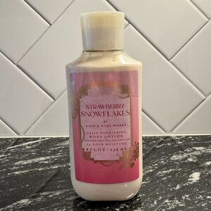 NEW Bath & Body Works Strawberry Snowflakes Body Lotion